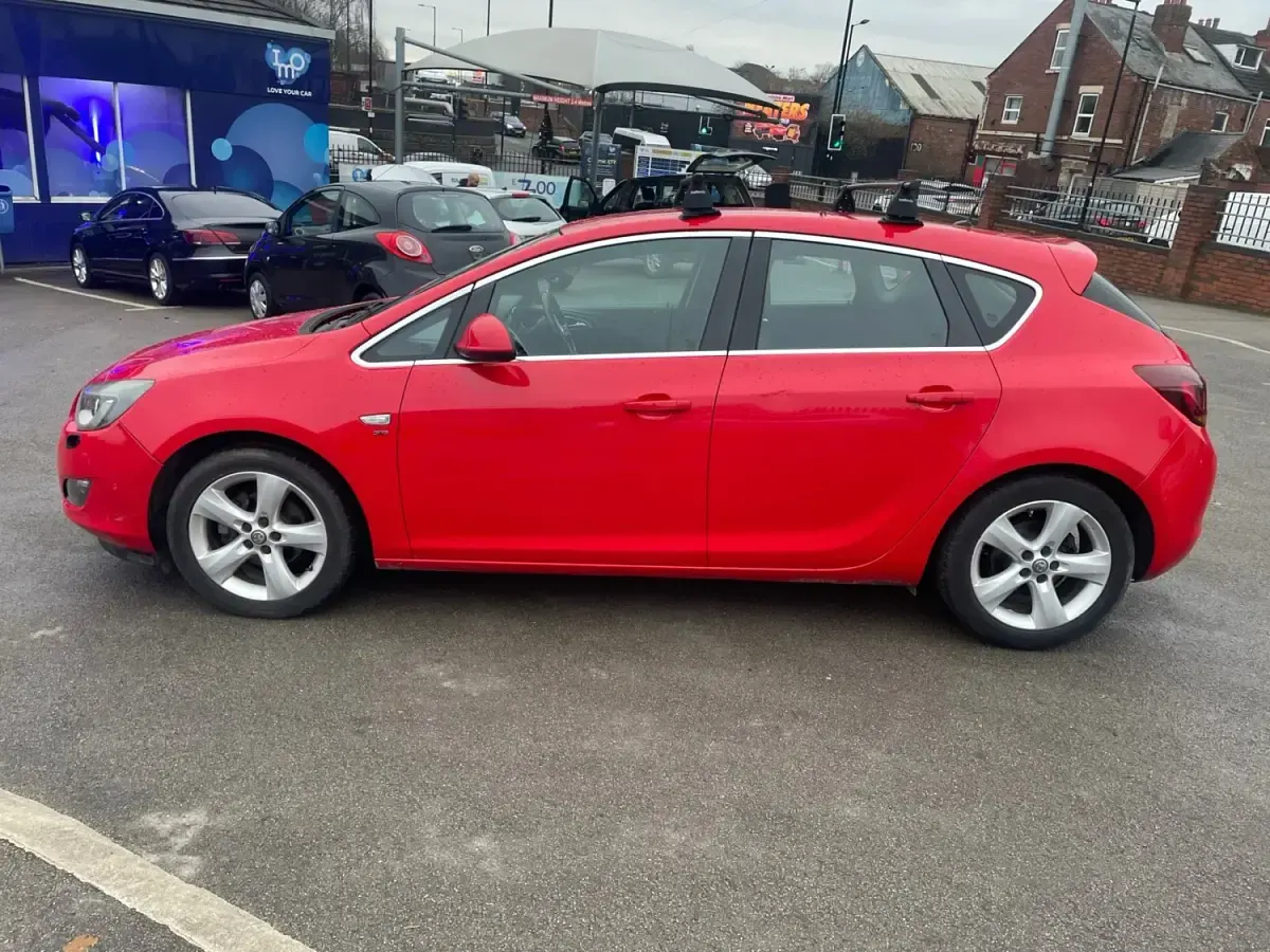Second-hand Vauxhall Astra SRi 2010 Roșu Hatchback