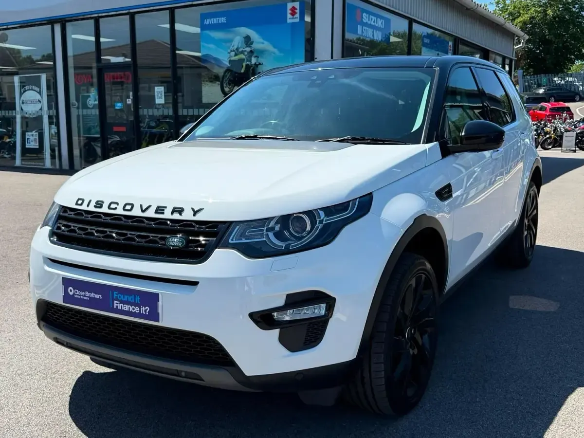 Used Land Rover Discovery 5 HSE 2017 White SUV