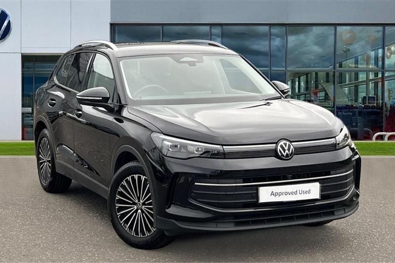 Black Used 2024 VW Tiguan Match SUV | £28,831 (Good price) - Image 1/4