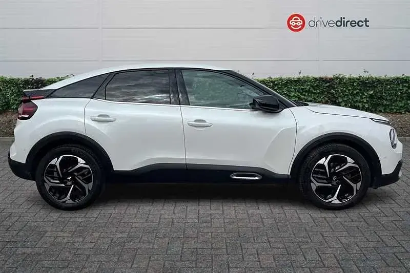 Begagnad Citroën C4 Shine 130 HK (95 kW) 2023 Vit SUV