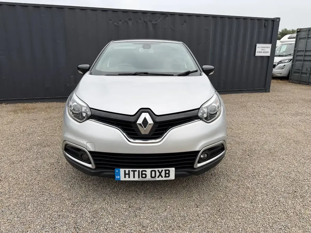 Used Renault Captur Dynamique 90 HP (66 kW) 2016 Silver SUV