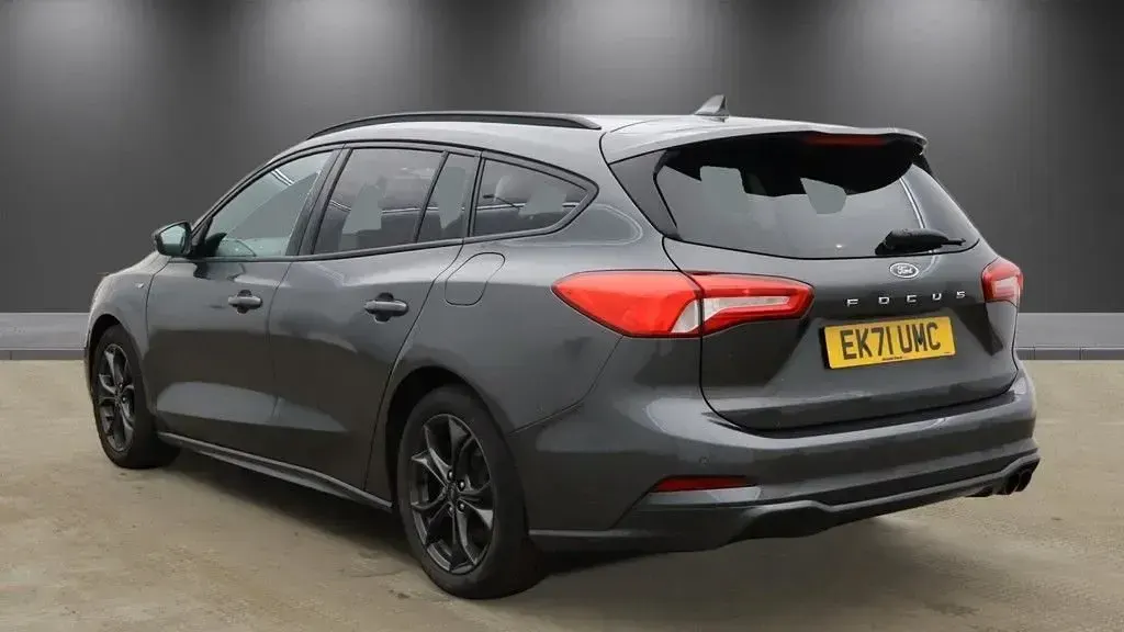 Used Ford Focus ST-Line 120 HP (88 kW) 2021 Grey Estate