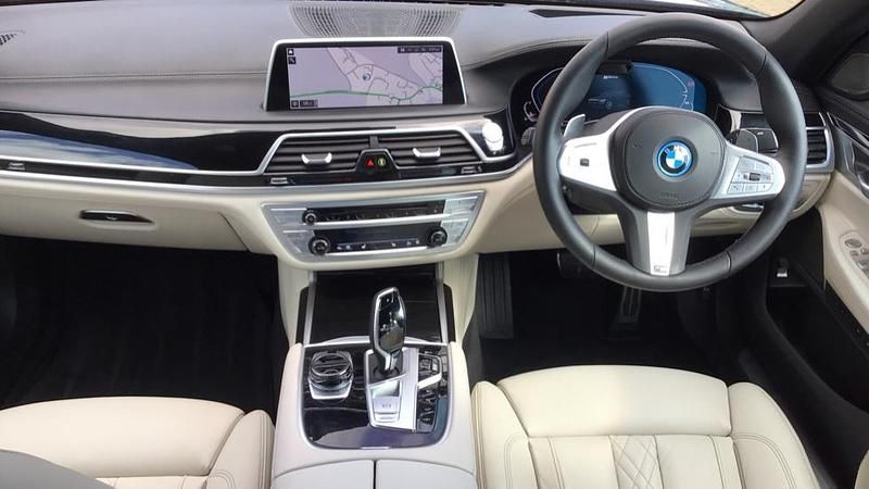 Used BMW 745e M Sport 389 HP (286 kW) 2022 Blue Sedan