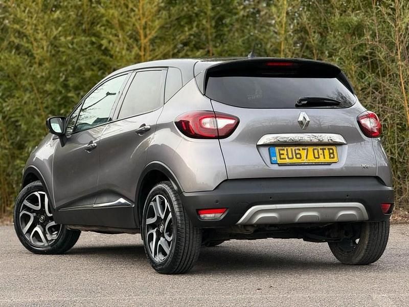 Used Renault Captur Dynamique 120 HP (88 kW) 2017 Grey SUV