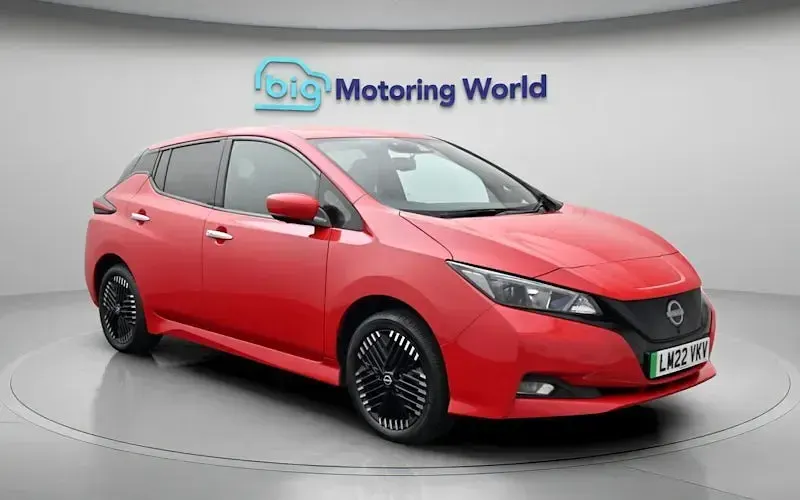 Used Nissan Leaf N-Connecta 160 kW (218 HP) 2022 Red Hatchback