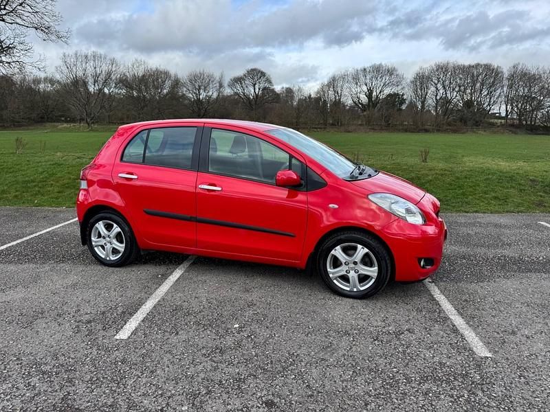 Used Toyota Yaris 2010 Red Hatchback