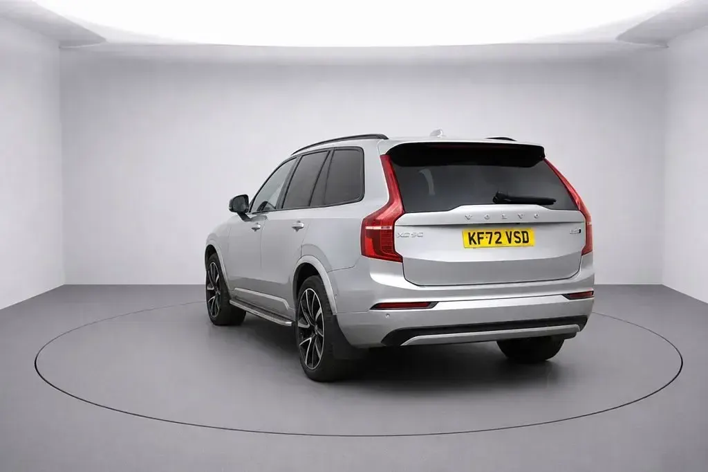 Usado Volvo XC90 Plus 235 CV (172 kW) 2022 Plateado SUV