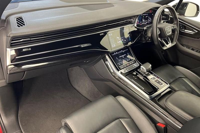 Used Audi Q7 Black Edition 340 HP (250 kW) 2023 Red SUV