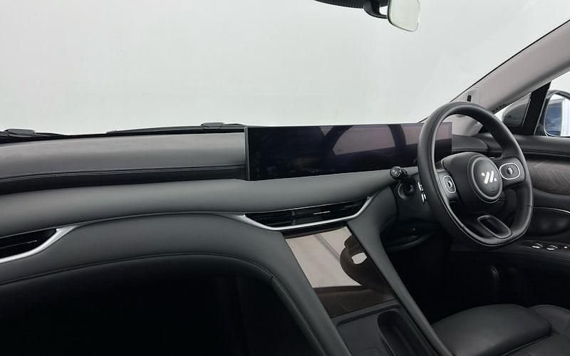 Used MG IM6 553 kW (752 HP) 2025 Silver SUV