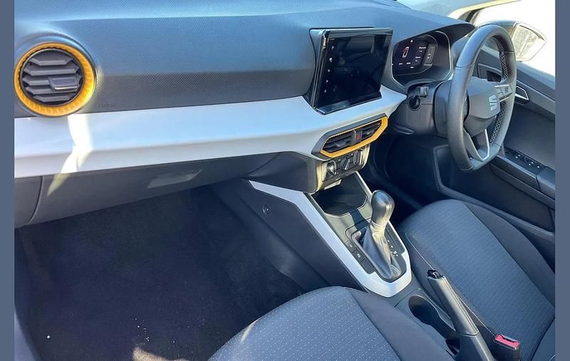 Used Seat Arona SE Technology 109 HP (80 kW) 2023 Grey SUV