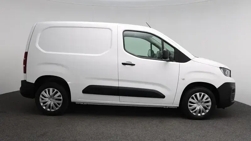 Used Peugeot Partner 131 HP (96 kW) 2022 White MPV