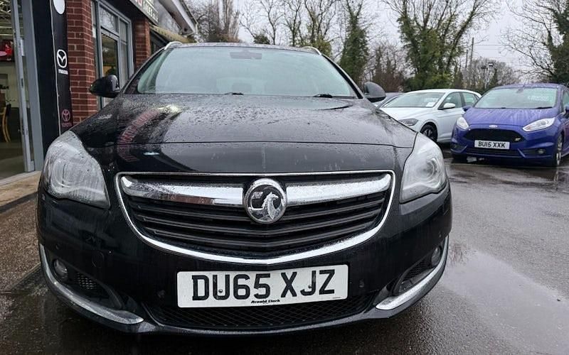 Used Vauxhall Insignia Elite 140 HP (102 kW) 2015 Black Estate