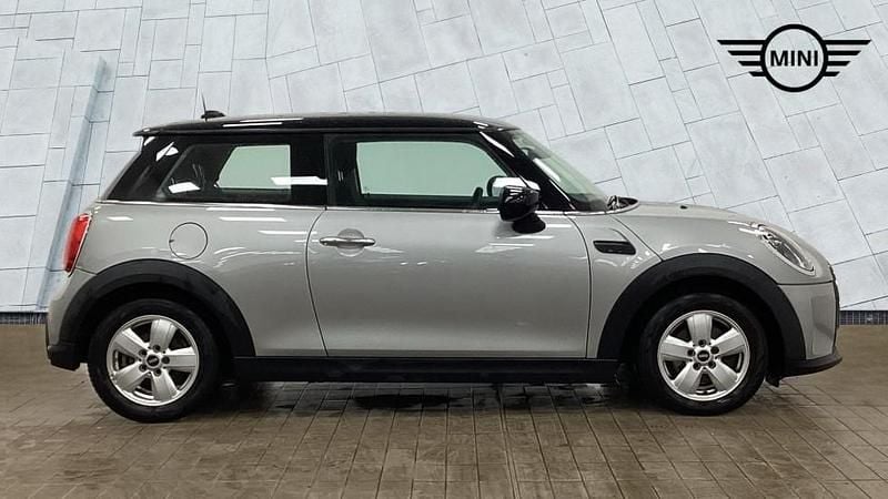 Used Mini Cooper Classic 134 HP (98 kW) 2022 Silver Hatchback