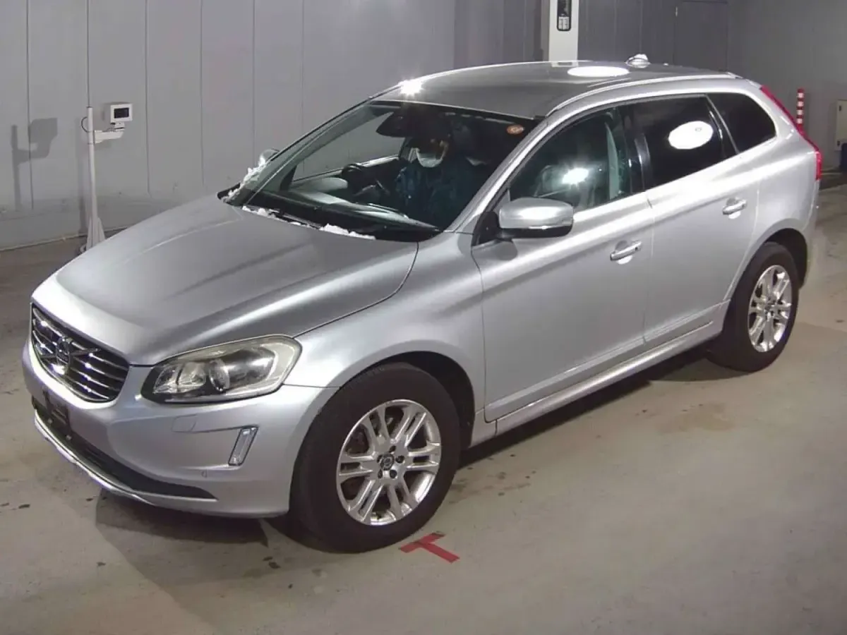 Używany Volvo XC60 SE 2014 Srebrny SUV