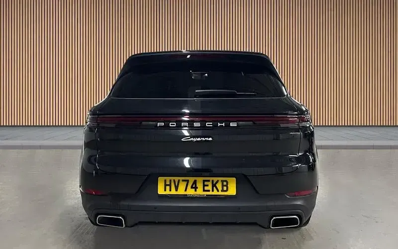 Used Porsche Cayenne 470 HP (345 kW) 2024 Chromite black SUV