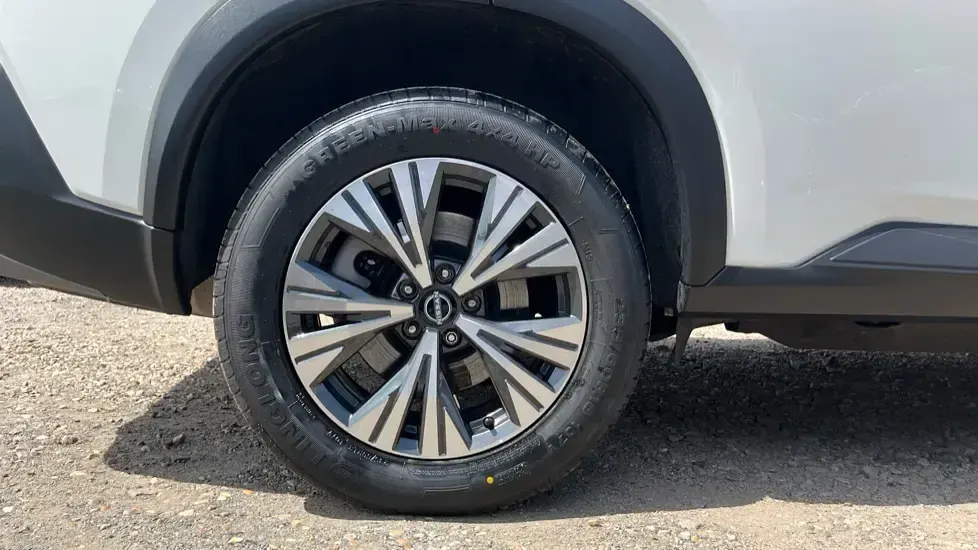Used Nissan X-Trail N-Connecta 204 HP (150 kW) 2024 White SUV