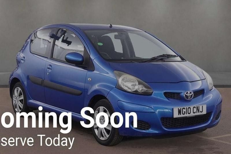 Used Toyota Aygo 67 HP (49 kW) 2010 Blue Hatchback