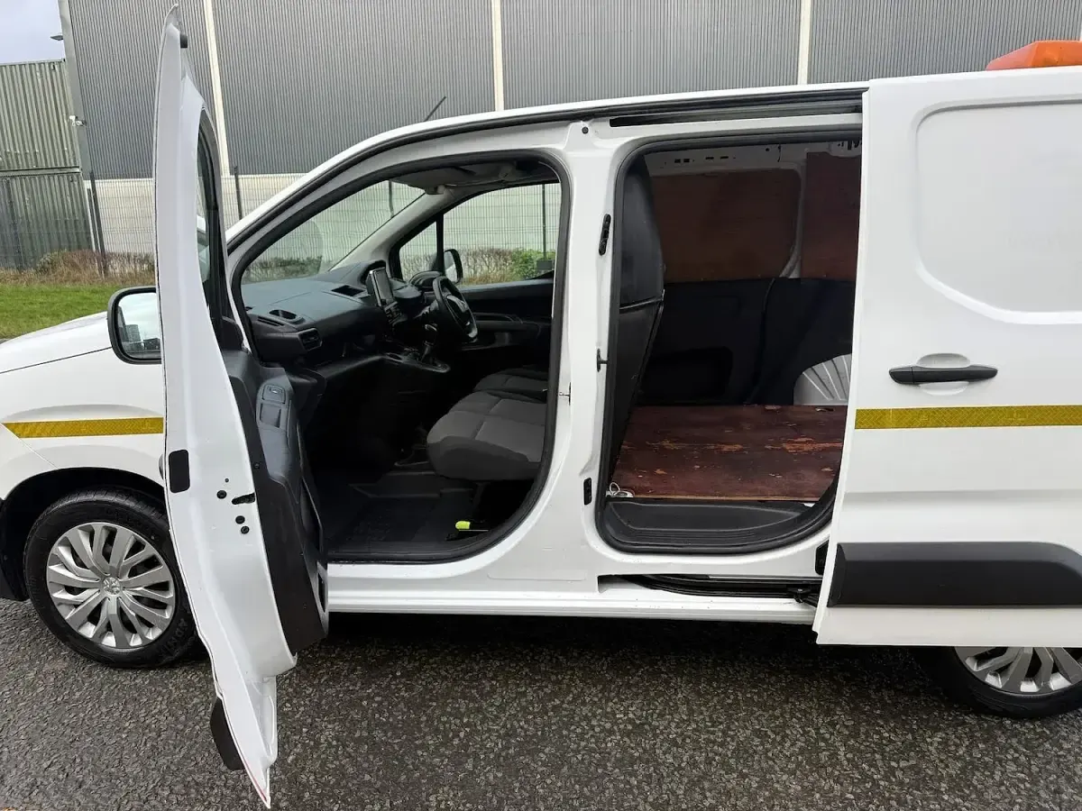 Used Peugeot Partner 131 HP (96 kW) 2020 White MPV