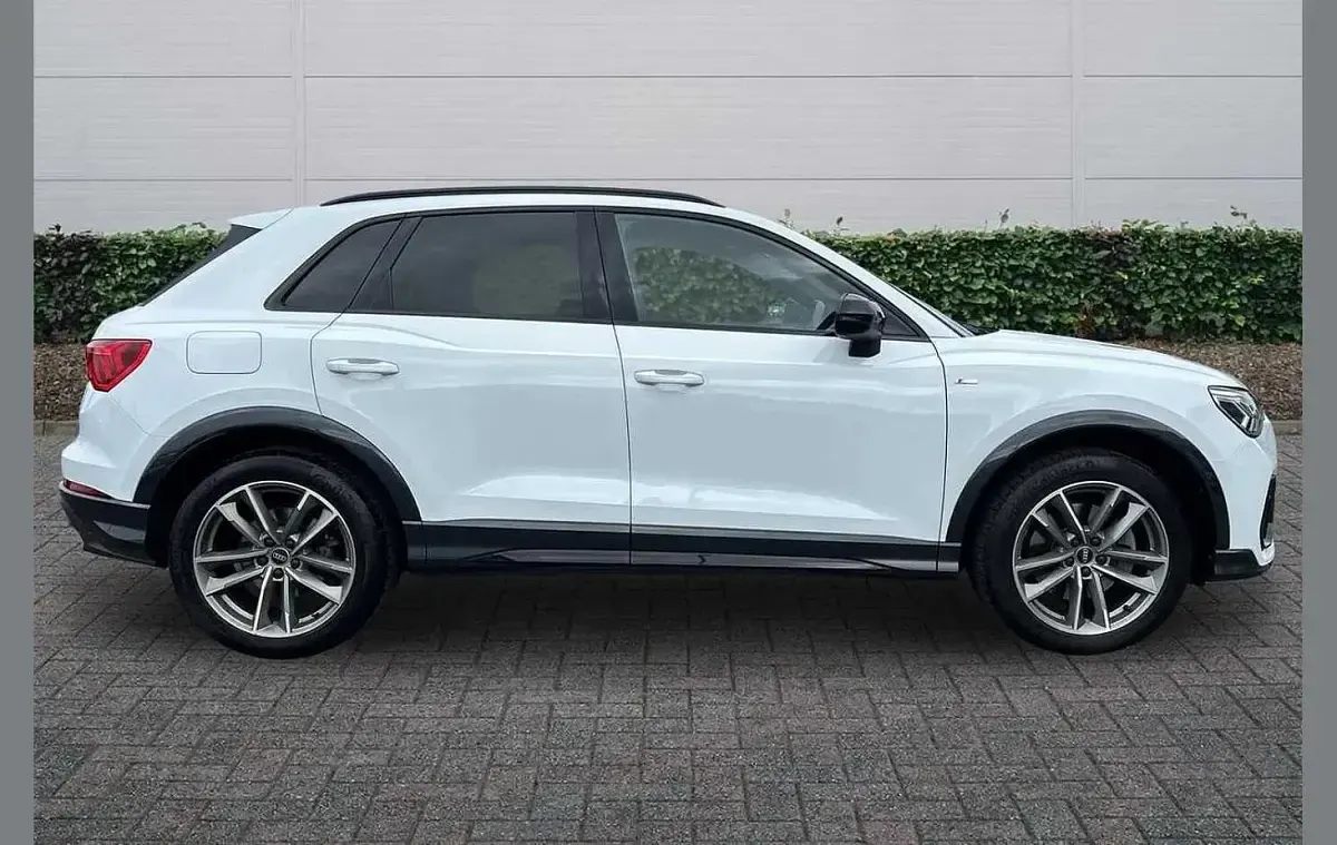 Used Audi Q3 Black Edition 187 HP (137 kW) 2023 White SUV