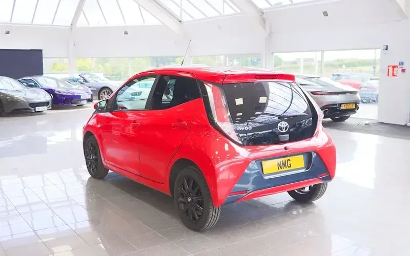 Used Toyota Aygo x-style 69 HP (50 kW) 2018 Red Hatchback