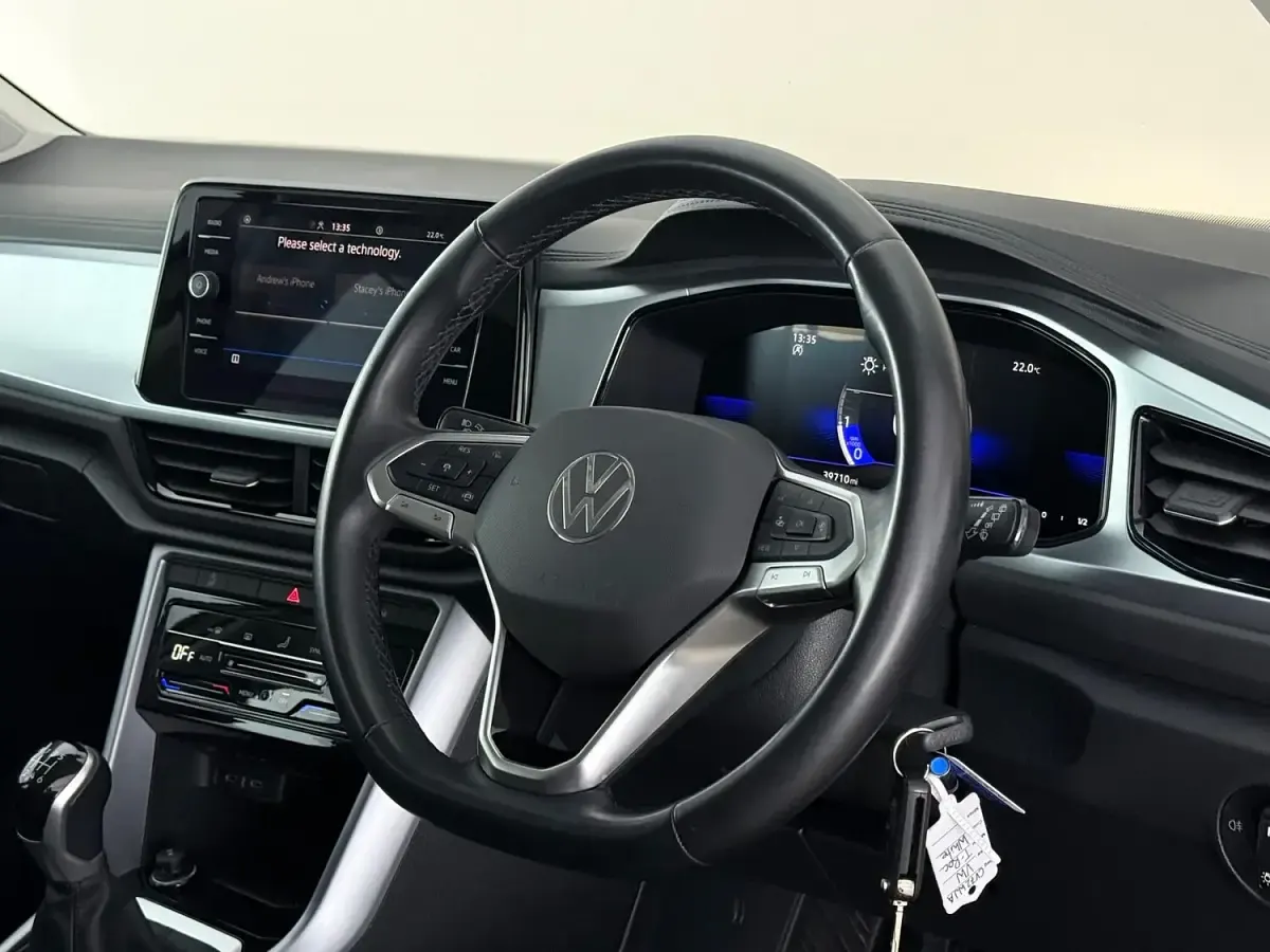 Used VW T-Roc Life 150 HP (110 kW) 2022 White SUV