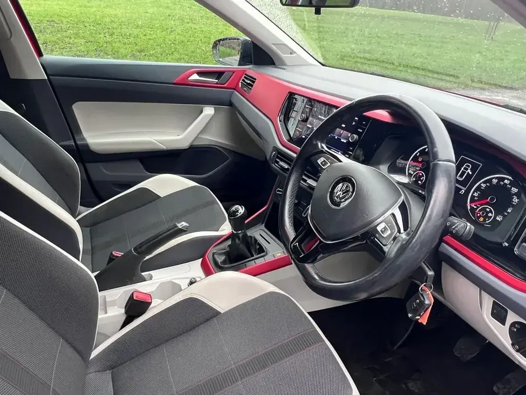 Used VW Polo Beats 65 HP (47 kW) 2019 Red Hatchback