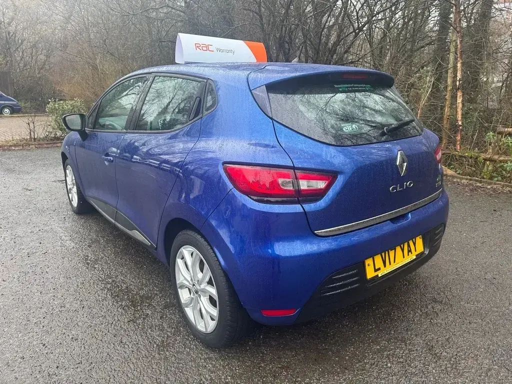 Used Renault Clio Dynamique 110 HP (80 kW) 2017 Blue Hatchback
