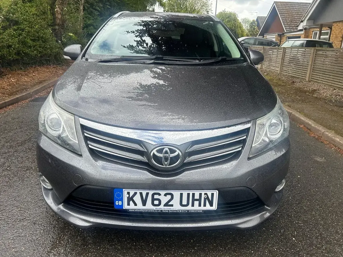 Used Toyota Avensis T4 2012 Grey Estate