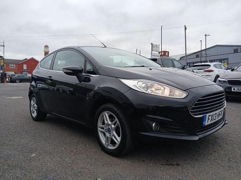 Black Used 2013 Ford Fiesta Zetec Hatchback | £2,495 (Good price) - Image 1/4