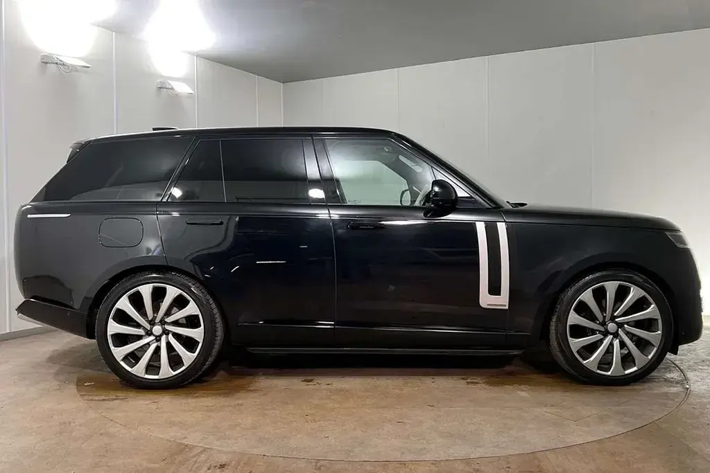 Used Land Rover Range Rover Autobiography 344 HP (253 kW) 2023 Black SUV