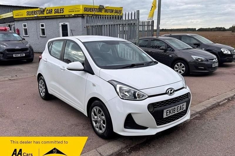 White Used 2018 Hyundai i10 SE Hatchback | £6,345 (Good price) - Image 1/1