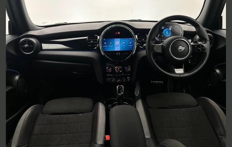 Gebraucht Mini Cooper S Premium 176 PS (129 kW) 2023 Blau Kleinwagen
