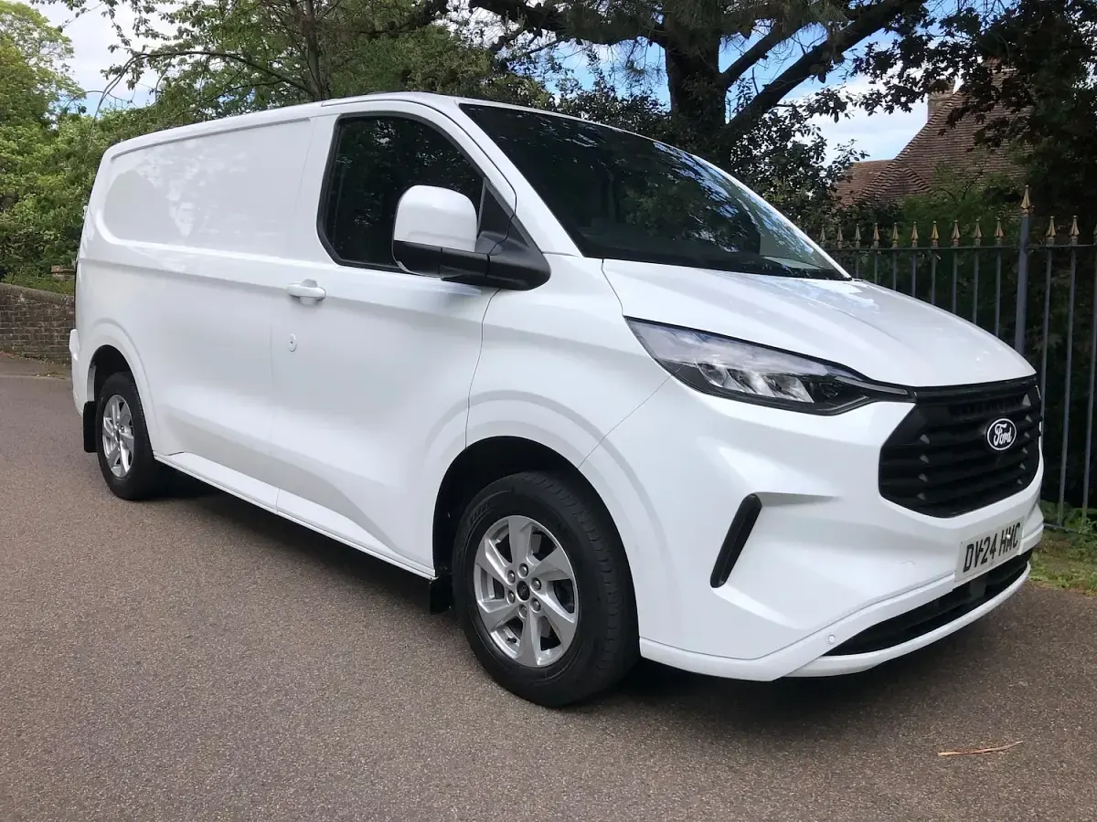 Used Ford Transit Custom Limited 136 HP (100 kW) 2024 White Van