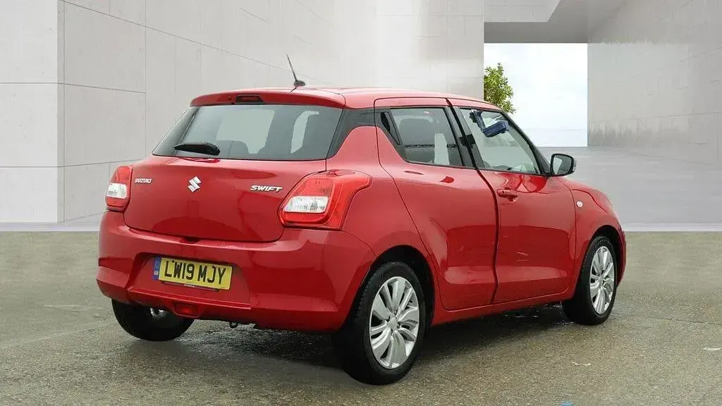 Used Suzuki Swift SZ-T 111 HP (81 kW) 2019 Red Hatchback
