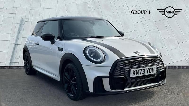 Used Mini Cooper Hatch 134 HP (98 kW) 2024 White Hatchback