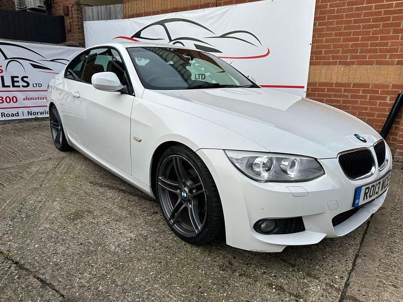 Used BMW 318 M Sport 2013 White Coupe