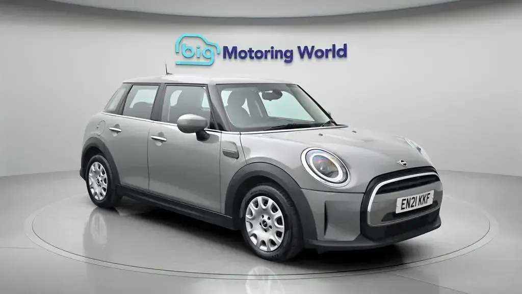 Used Mini ONE Classic 102 HP (75 kW) 2021 Hatchback