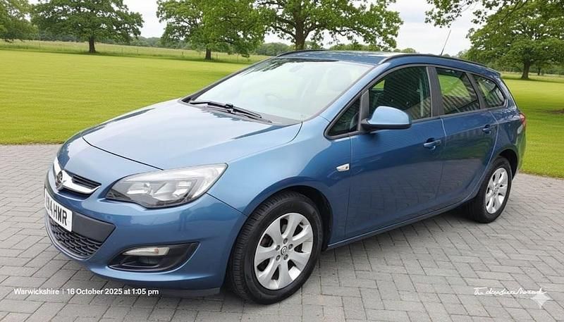 Used Vauxhall Astra Design Edition 2019 Blue Estate
