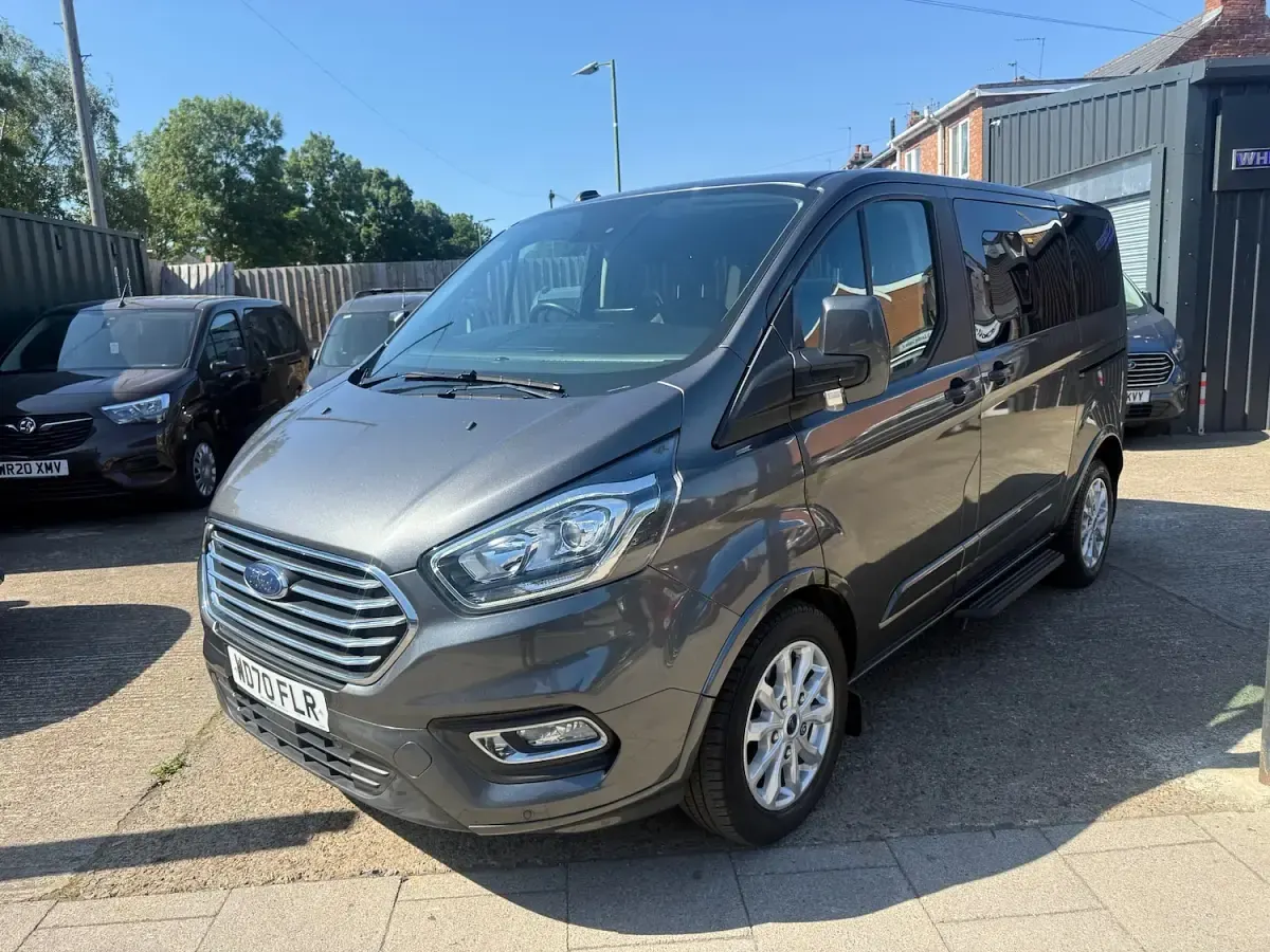Used Ford Tourneo Custom Titanium 130 HP (95 kW) 2020 Grey Van