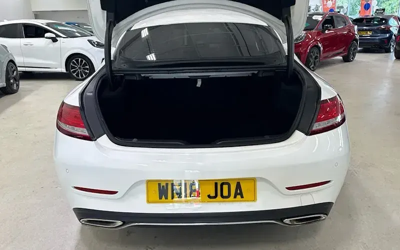 Used Mercedes C200 184 HP (135 kW) 2018 White Coupe