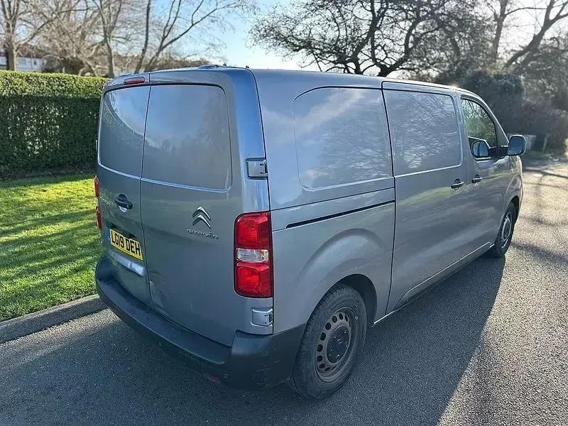 Usado Citroën Dispatch 100 HP (73 kW) 2019 Cinzento Monovolume