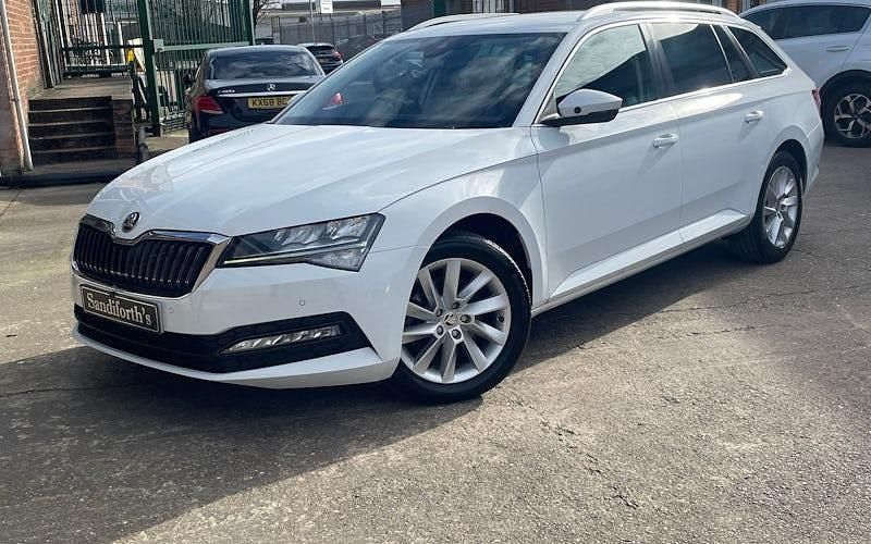 Used Skoda Superb SE Technology 150 HP (110 kW) 2022 White Estate