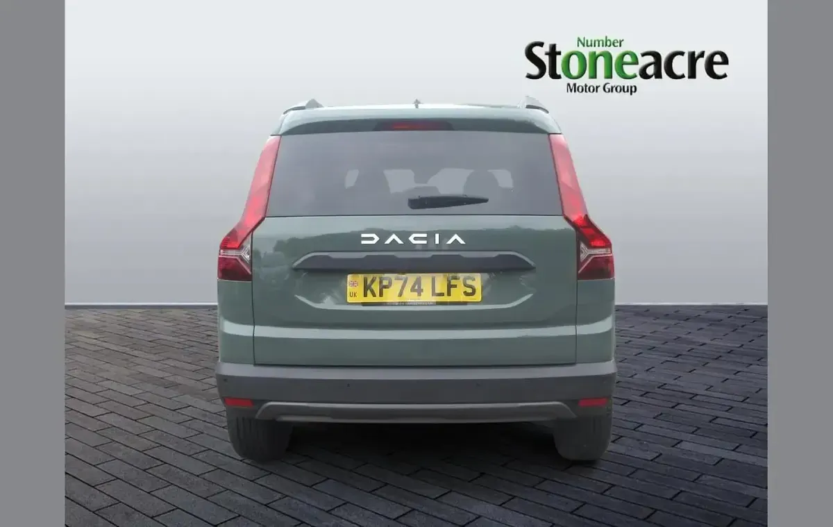 Used Dacia Jogger Expression 110 HP (80 kW) 2024 Green MPV