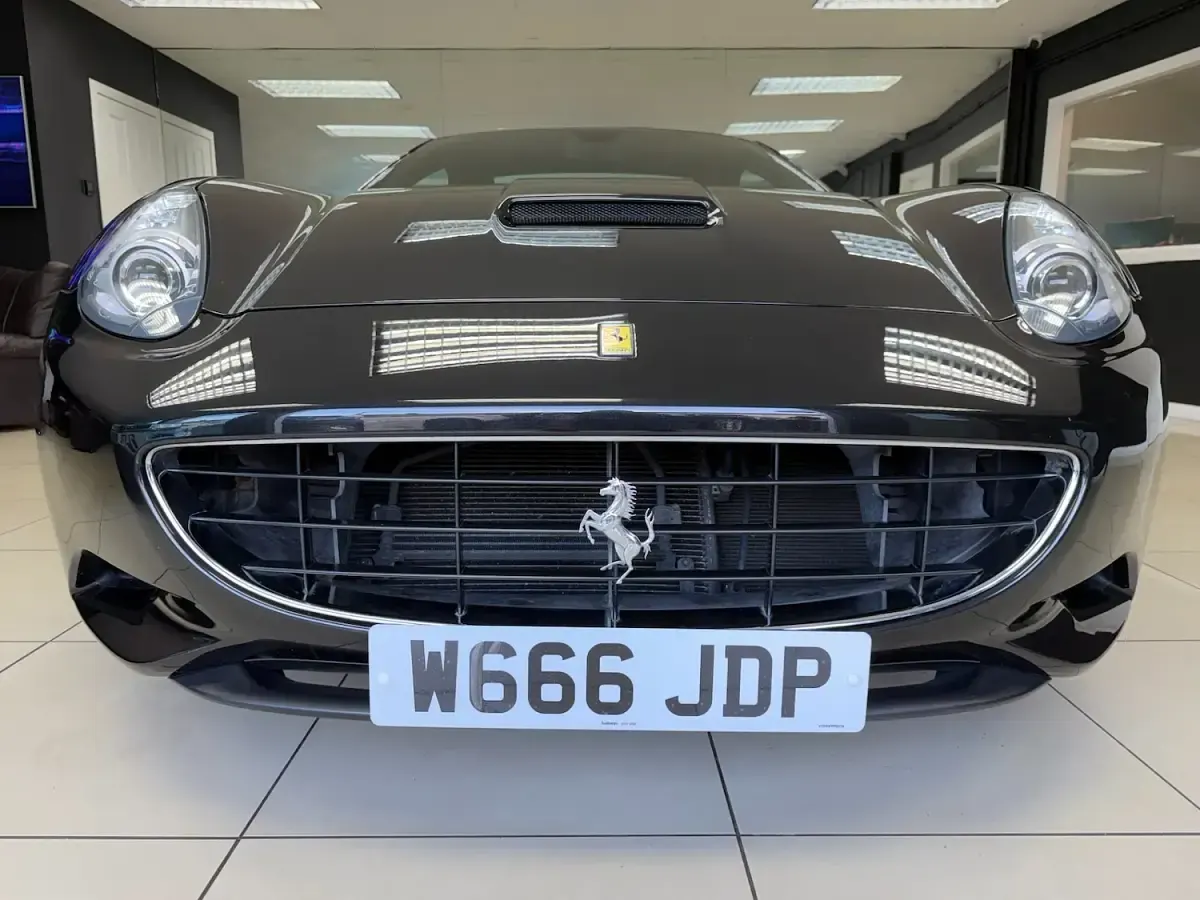 Used Ferrari California 490 HP (360 kW) 2011 Black Cabriolet