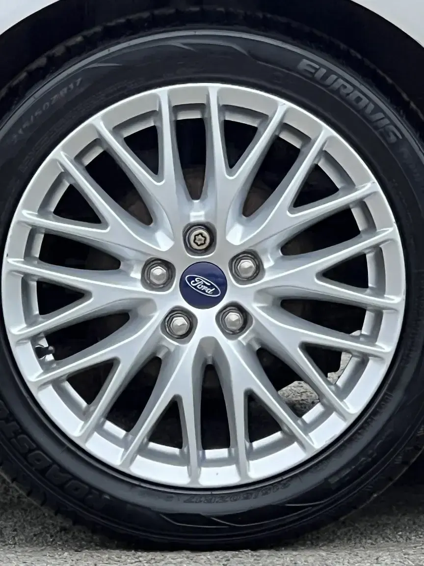 Used Ford Focus Zetec 125 HP (91 kW) 2013 Silver Hatchback