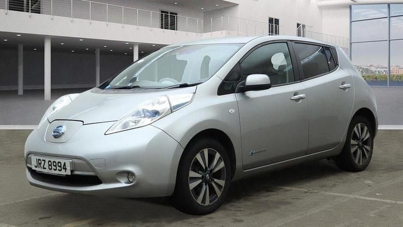 Used Nissan Leaf Tekna 80 kW (109 HP) 2015 Silver Hatchback
