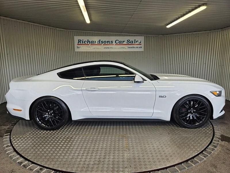 Used Ford Mustang GT Fastback 416 HP (305 kW) 2016 White Coupe