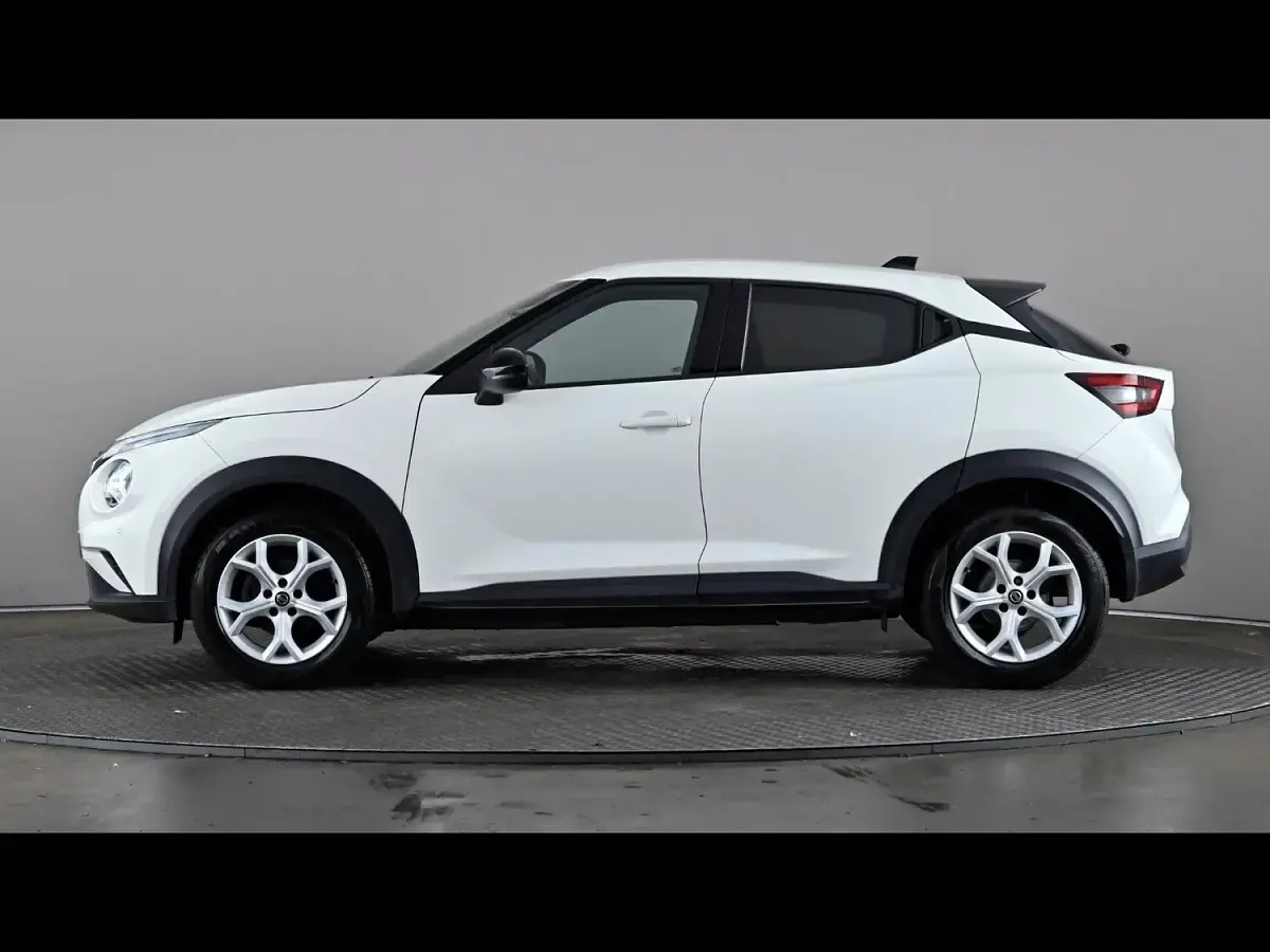 Used Nissan Juke N-Connecta 117 HP (86 kW) 2020 White SUV
