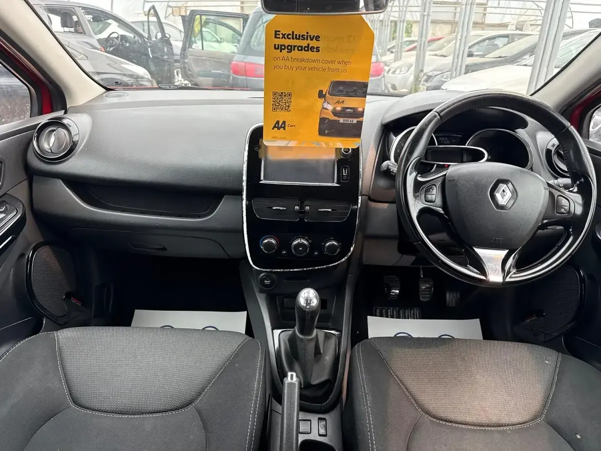 Used Renault Clio Dynamique 90 HP (66 kW) 2014 Red Hatchback