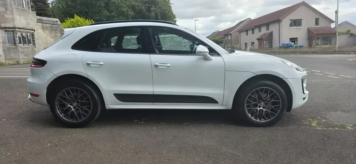 Used Porsche Macan 252 HP (185 kW) 2015 White SUV